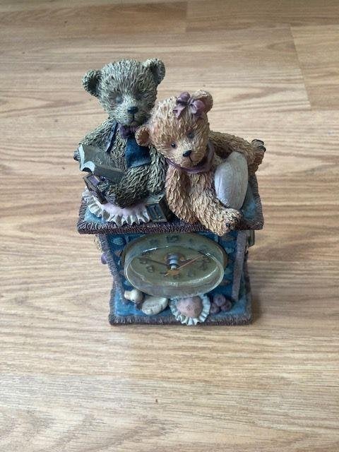 beren staand klokje hoogte 18,5.cm breedte 9.5 cm, Ophalen of Verzenden, Zo goed als nieuw, Staande klok