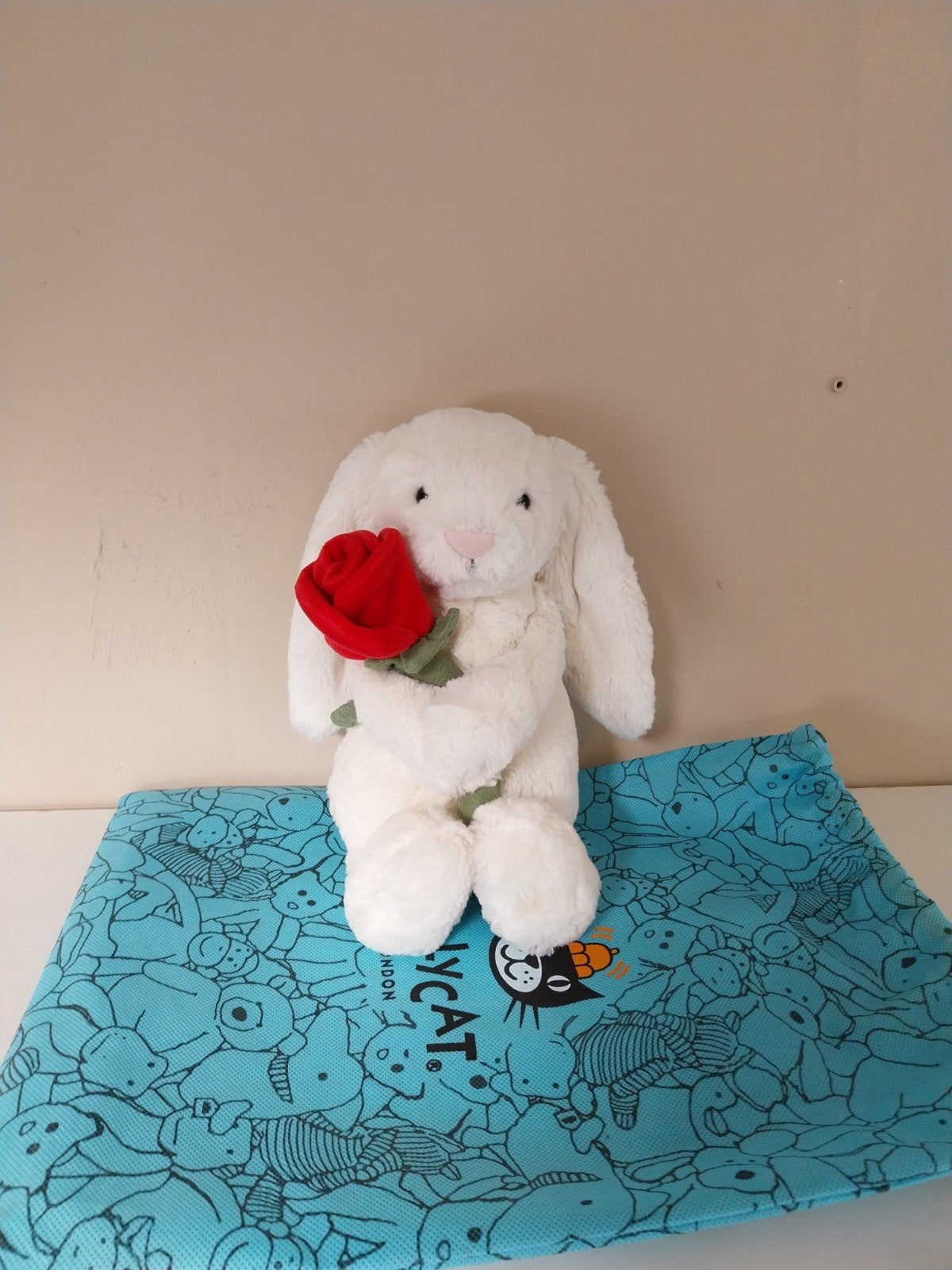 jellycat cream bunny with rose, Jellycat, Konijn, Ophalen of Verzenden, Zo goed als nieuw