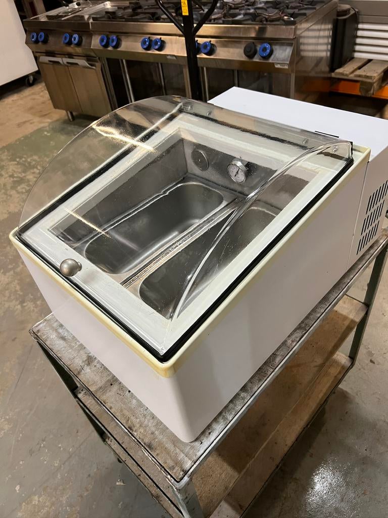 Schepijsvitrine klein 2 bakjes horeca ijssalon, Ophalen, 200 liter of meer, 60 cm of meer, 160 cm of meer