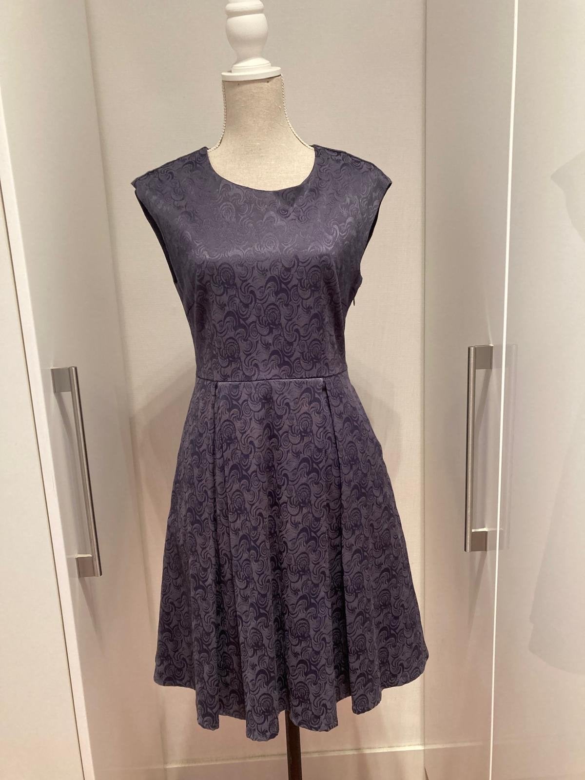 Vero Moda jacquard jurk met bolero, maat M, Maat 38/40 (M), Ophalen of Verzenden, Zo goed als nieuw, Knielengte