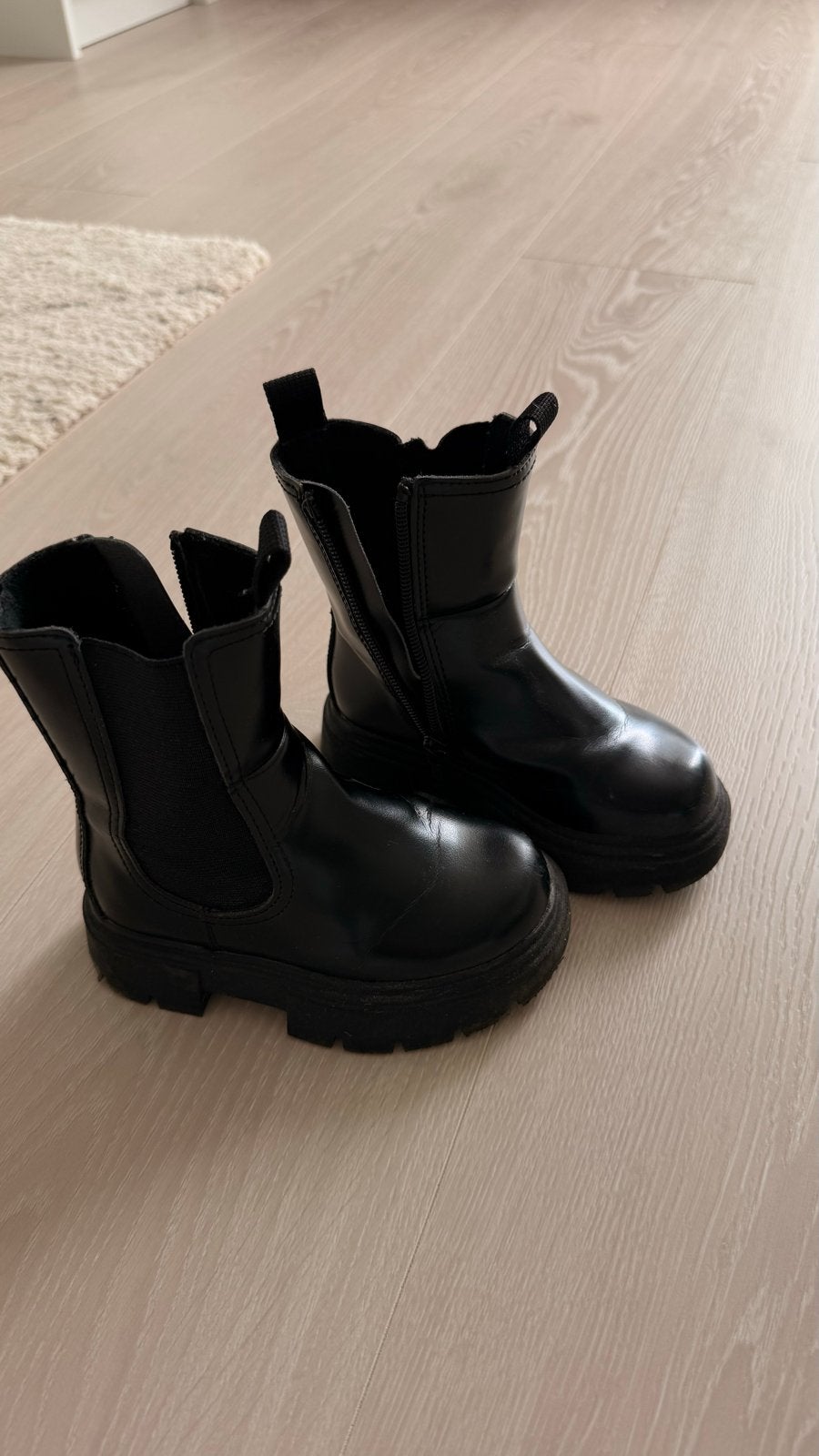 Zwarte kinderboots H&M - Maat 24, Gebruikt, Meisje, Ophalen of Verzenden, Laarzen
