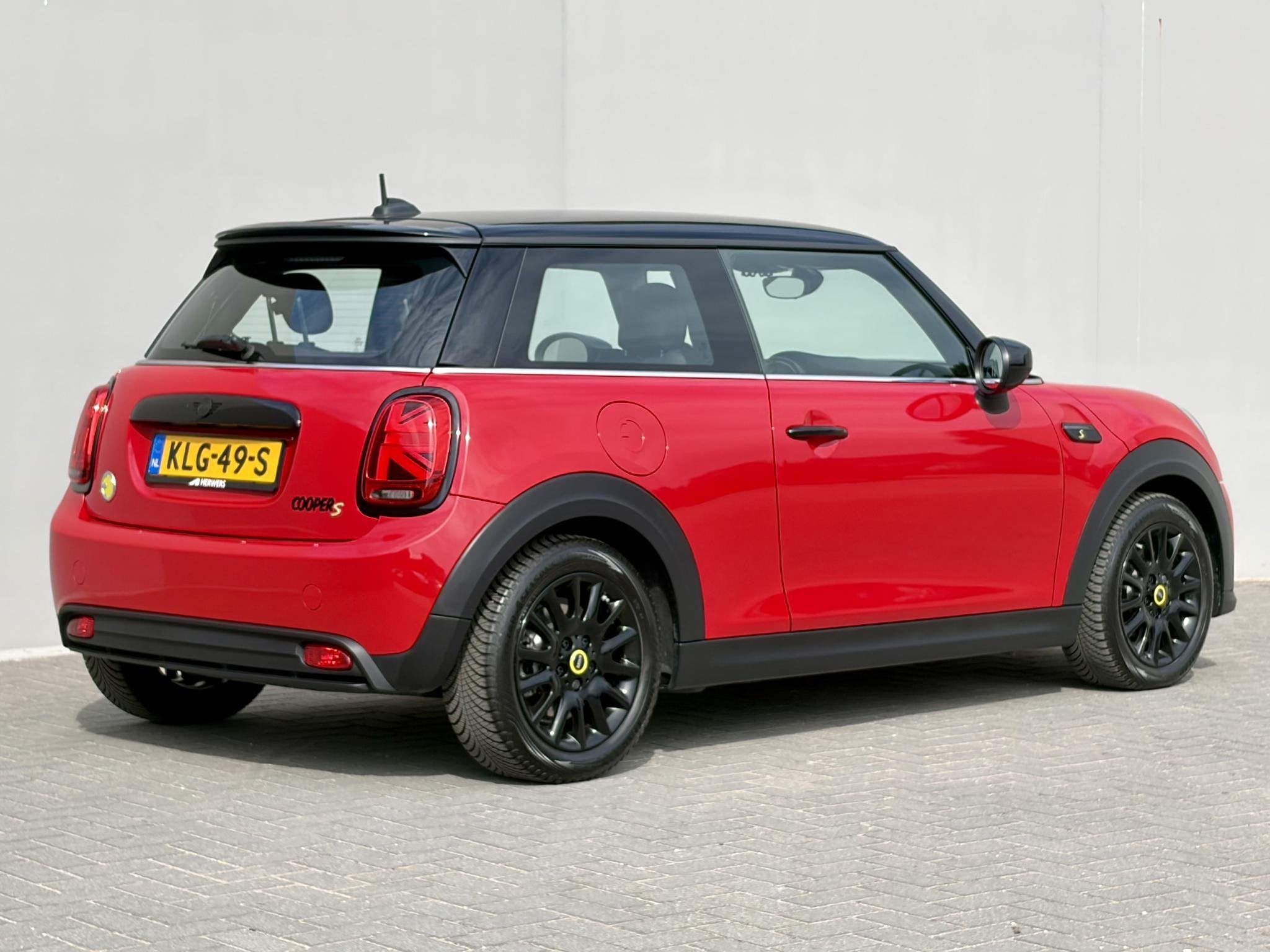 MINI Electric Classic 33 kWh / SOH 95% / All Season banden /, Gebruikt, 33 kWh, 4 stoelen, Mini Electric