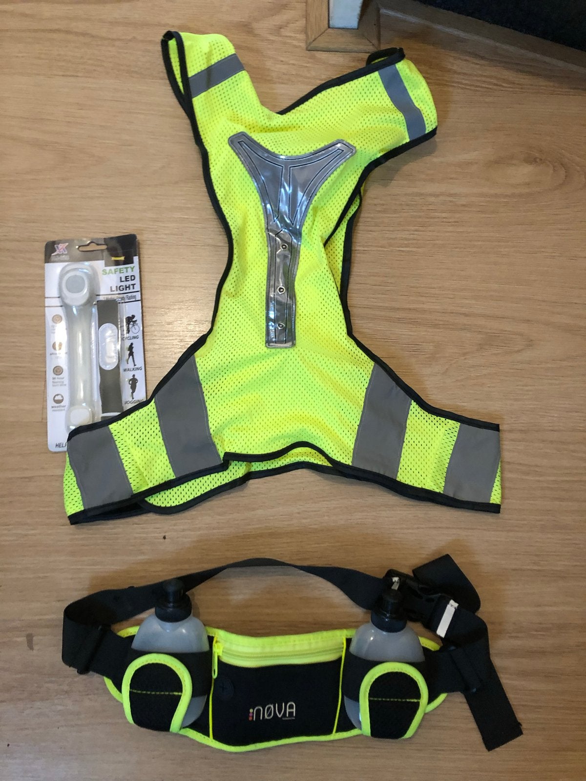 Hardloop Veiligheid Set: Hesje, Buiktasje & Armlampje NIEUW, Sport en Fitness, Overige merken, Overige typen, Nieuw, Ophalen of Verzenden