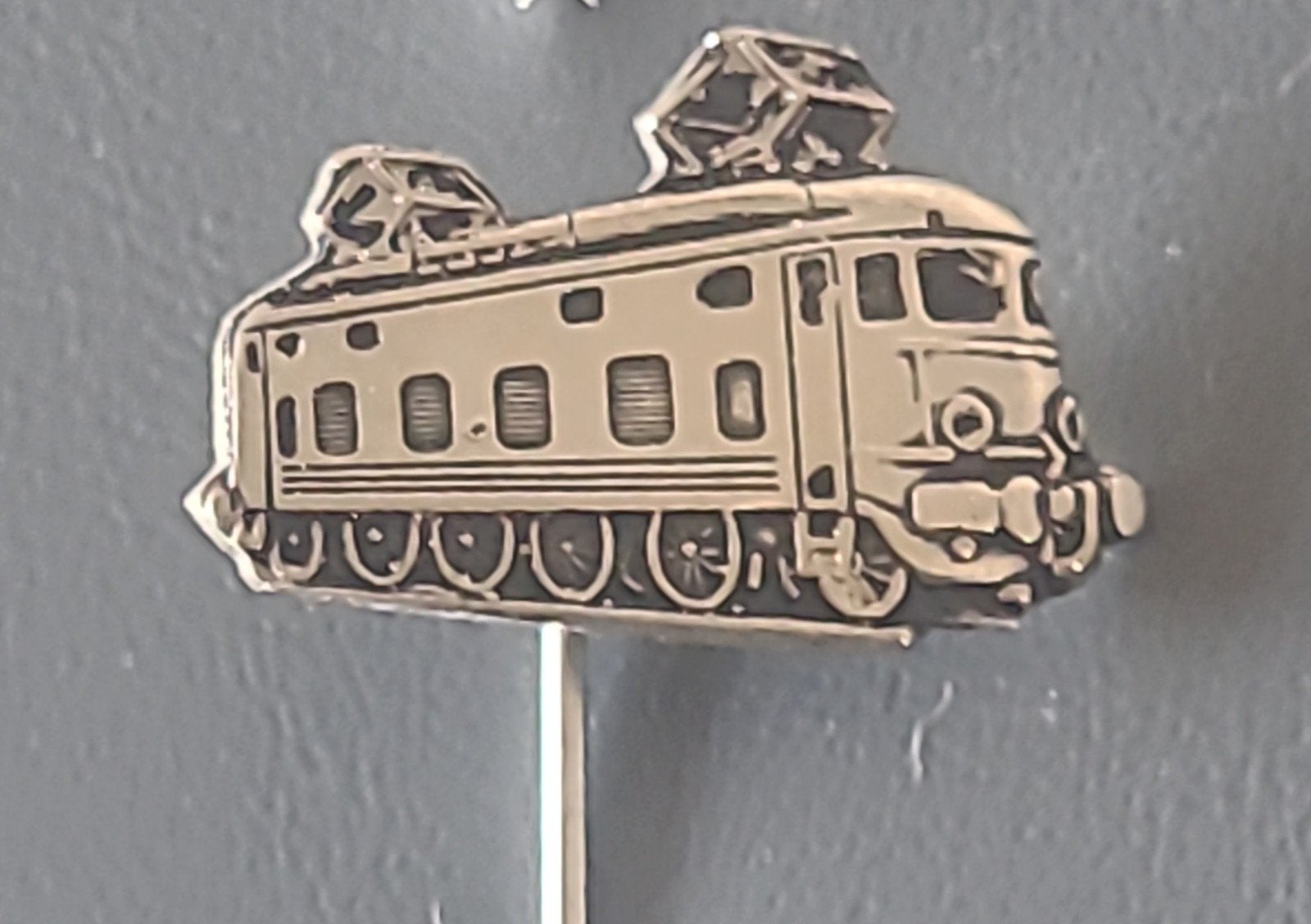 NS 1010 elektrische locomotief speldje, Verzamelen, Verzenden