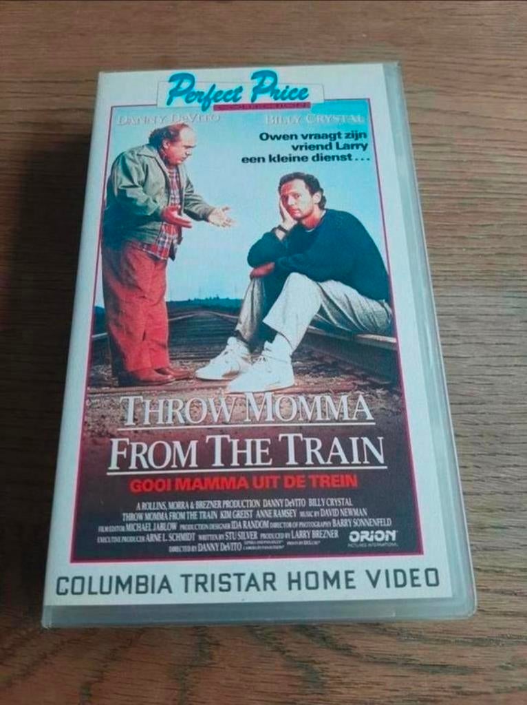 Throw Momma from the Train. Videoband. Danny DeVito, Cd's en Dvd's, VHS | Film, Gebruikt, Komedie, Alle leeftijden, Ophalen of Verzenden