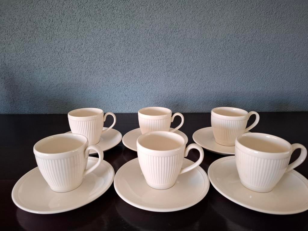 Wedgwood kop en schotel 6 stuks, Huis en Inrichting, Keuken | Servies, Ophalen, Zo goed als nieuw, Wedgwood, Kop(pen) en/of Schotel(s)