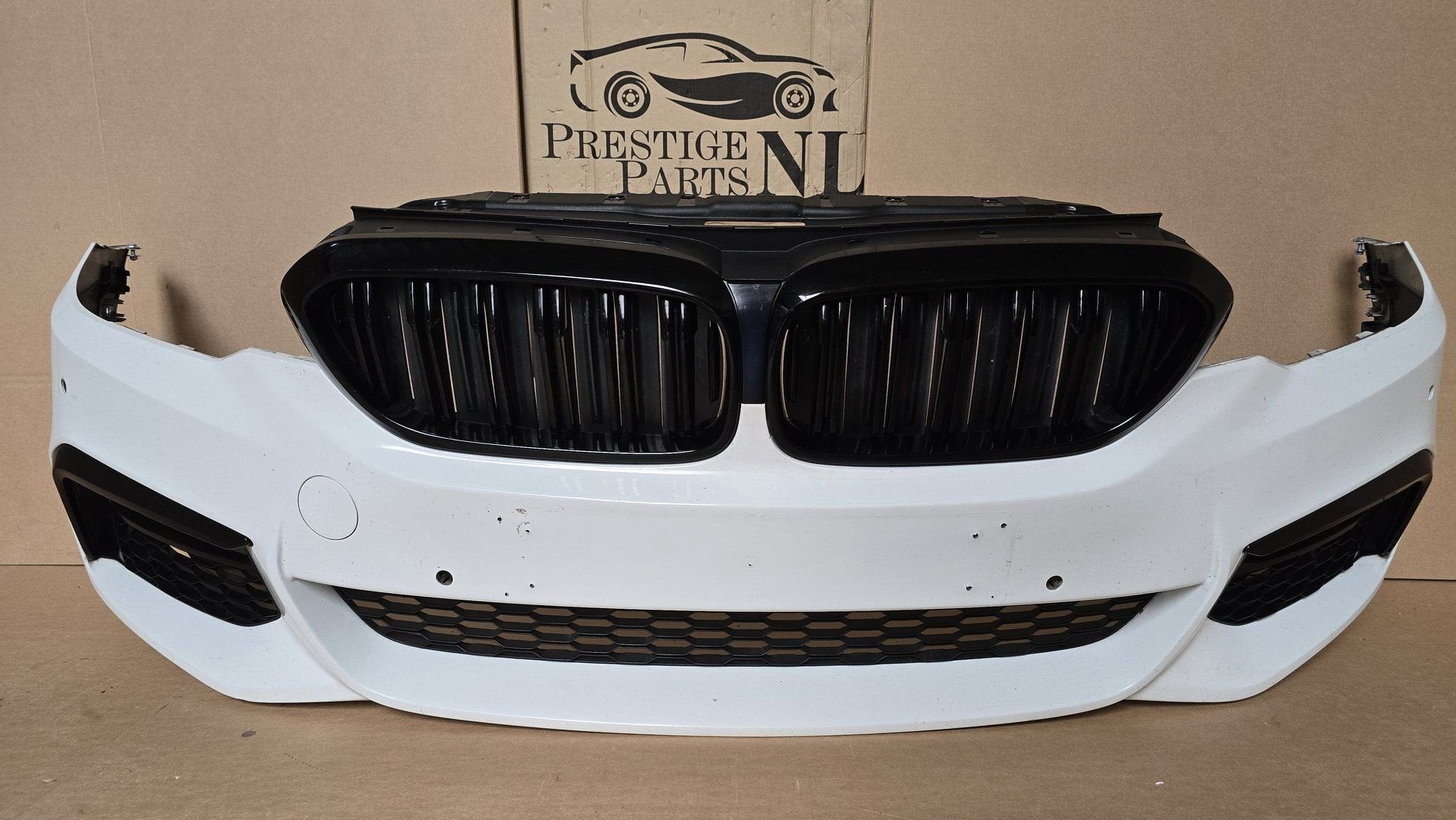 Voorbumper BMW 5 Serie G30 G31 M Pakket 6xPDC ORGINEEL BUMPE, Gebruikt, -, Voor, Ophalen of Verzenden