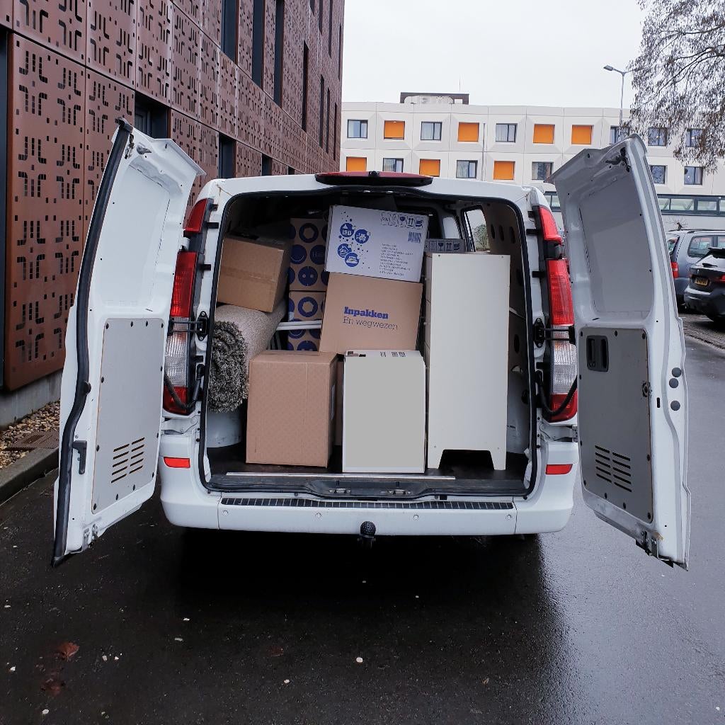 Van and driver / Bus met chauffeur / Transport, Opslag
