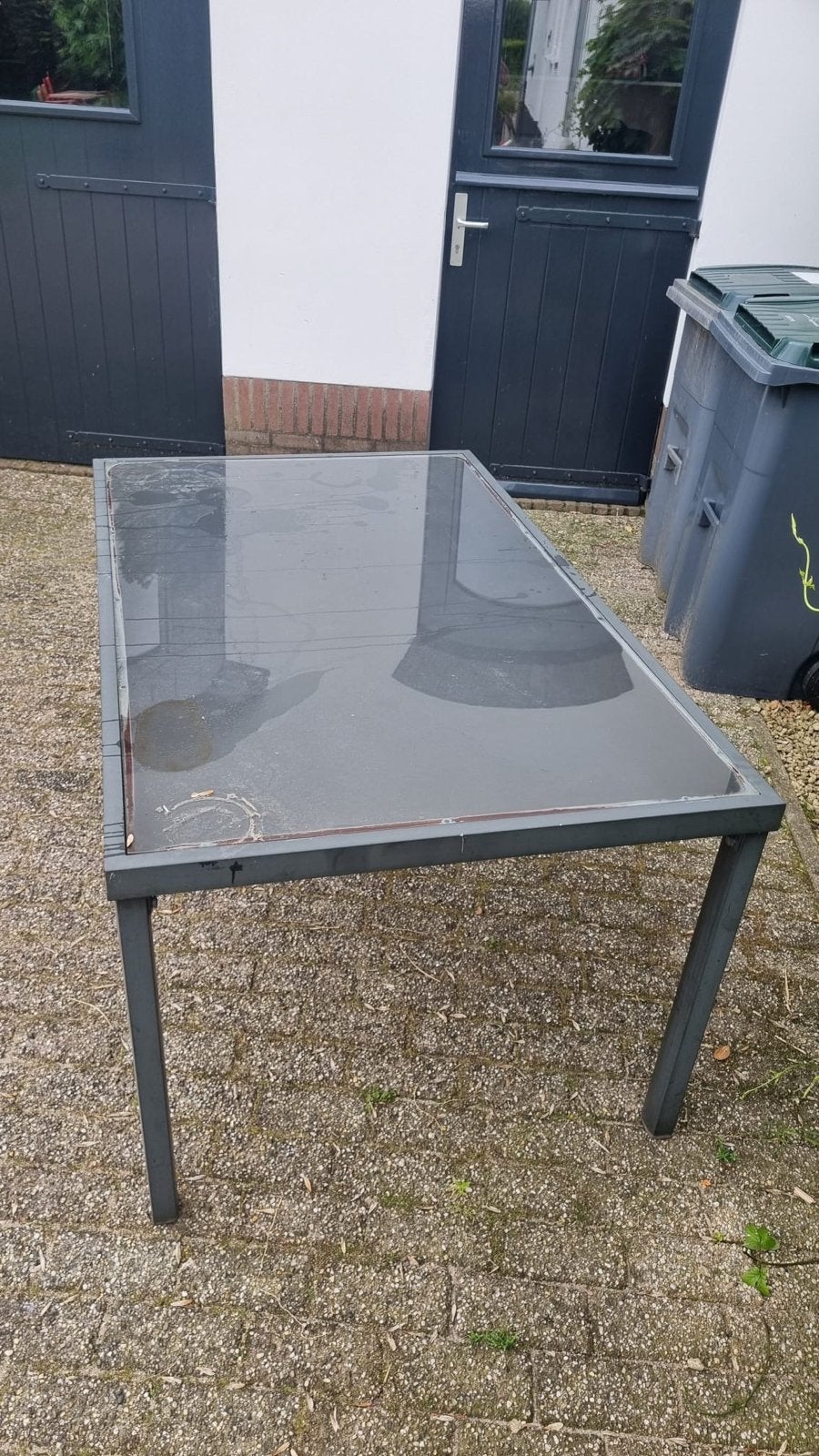 Gebruikte buiten tafel met glazen blad, Ophalen, Gebruikt, Rechthoekig, Metaal