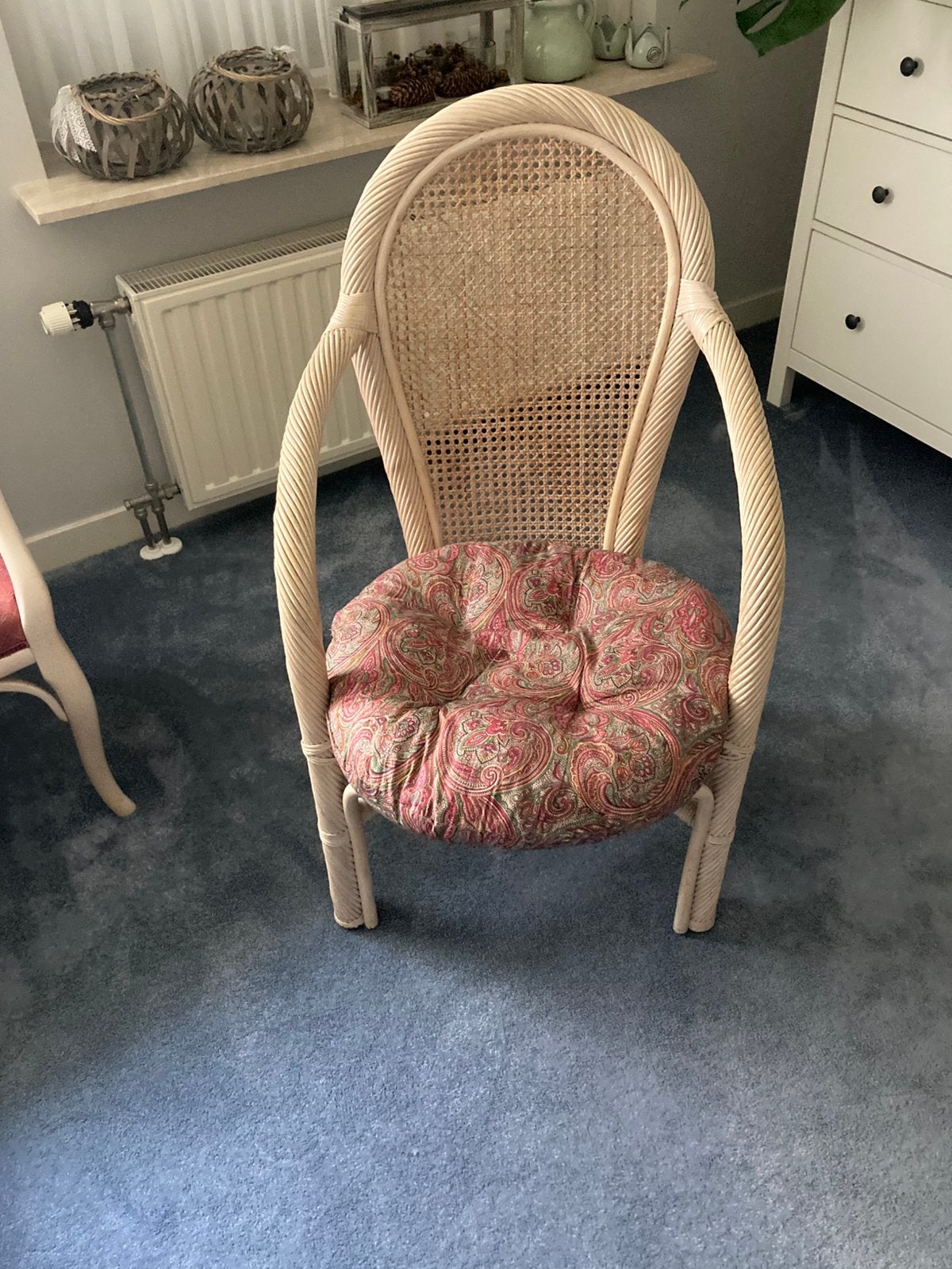 Rotan stoel met kussen gratis, Ophalen of Verzenden, Zo goed als nieuw, Kunststof