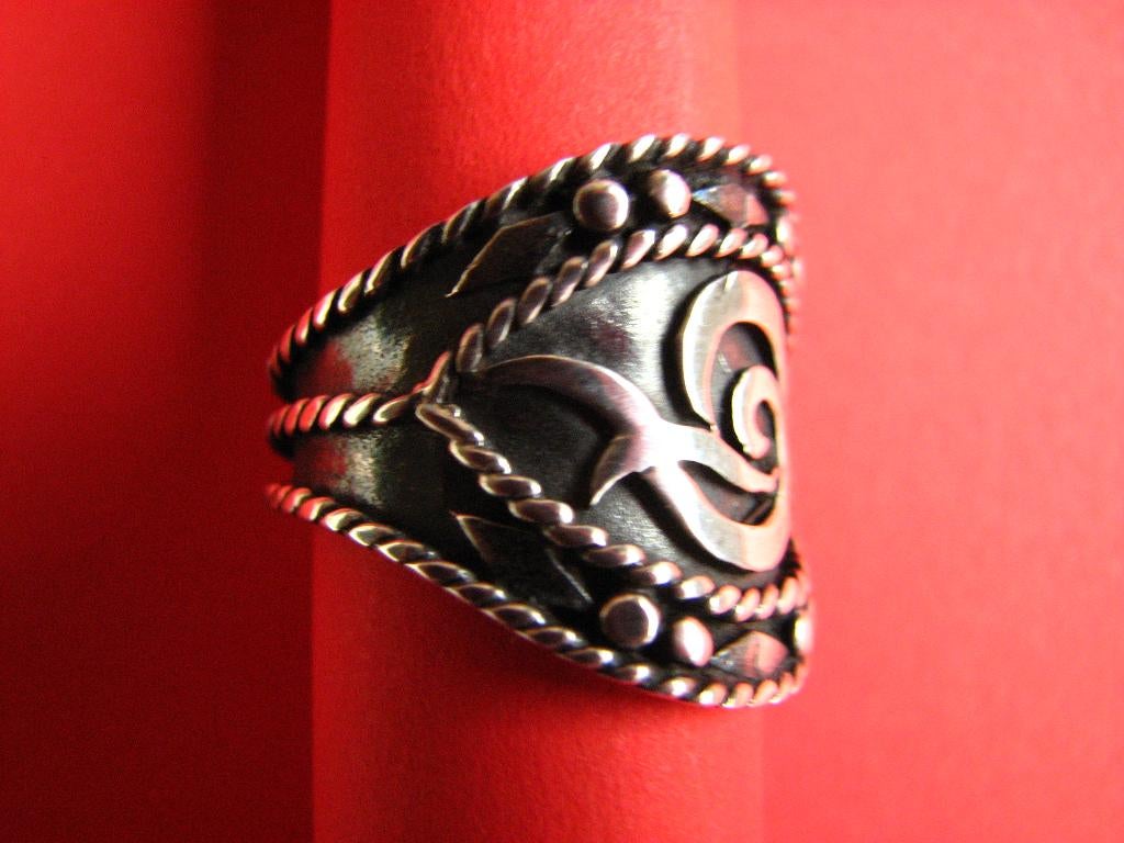 Mooie Aparte Zilveren Ring met tekens - maat 20 t/m 21 3/4, Sieraden, Tassen en Uiterlijk, Antieke sieraden, Verzenden, Zilver