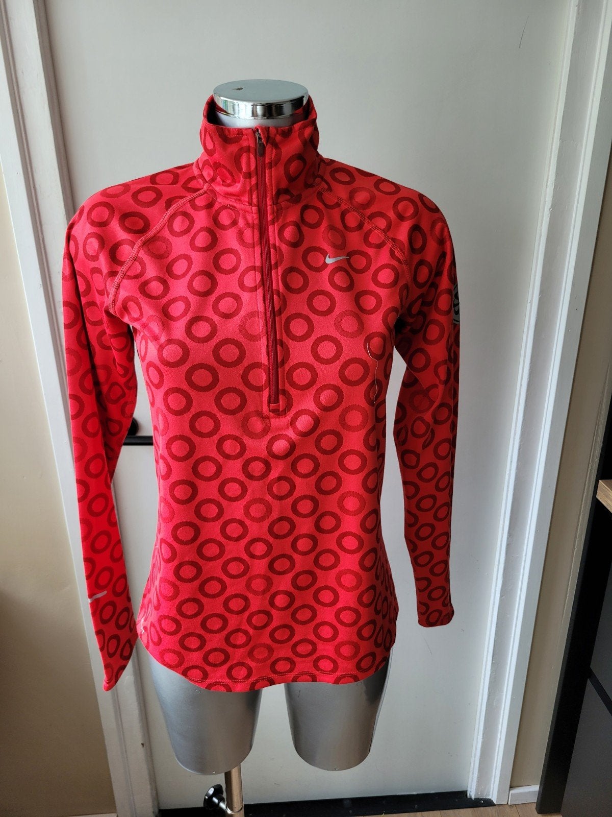 Rode Nike sporttrui maat M, Maat 38/40 (M), Nike, Ophalen of Verzenden, Zo goed als nieuw