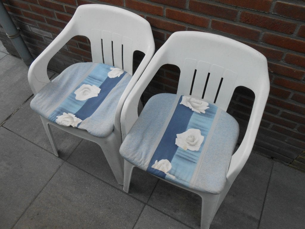 2 tuinstoelen met kussens, Ophalen, Gebruikt, Kunststof
