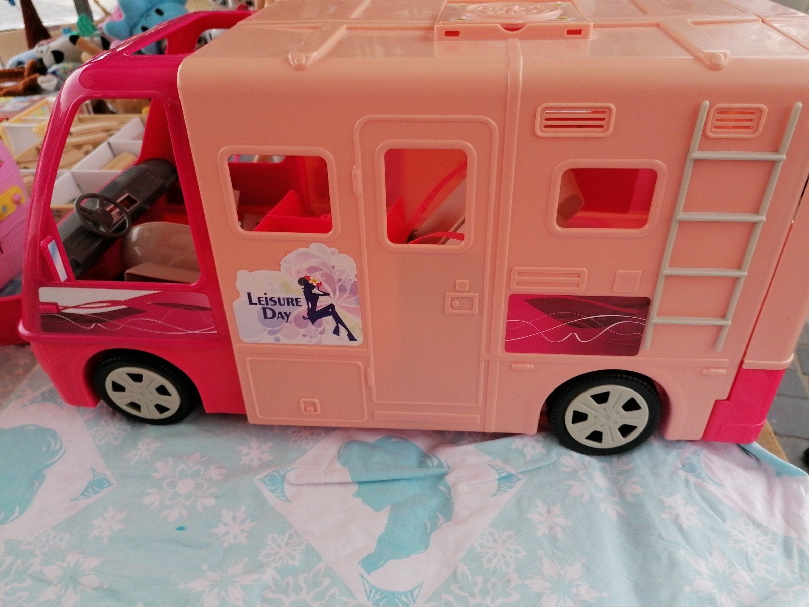 Barbie camper, Ophalen