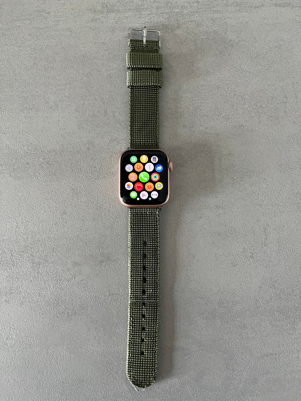 Apple Watch SE 2021 Rosé Goud 40mm, Overige merken, Overige materialen, Polshorloge, Kunststof