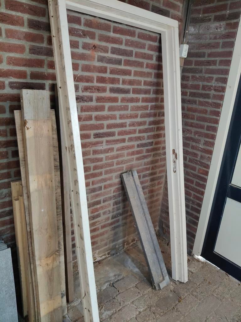 Gebruikt houten deurkozijn, wit geverfd, Ophalen of Verzenden, Gebruikt, Binnendeur, 200 tot 215 cm