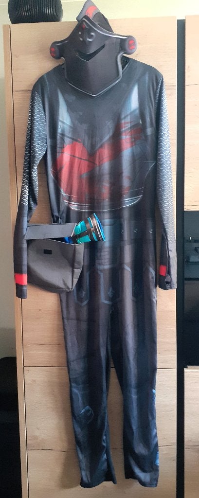 Fortnite Black Knight kostuum met masker en tasje Halloween, Ophalen of Verzenden, Zo goed als nieuw, 170 of groter, Jongen of Meisje