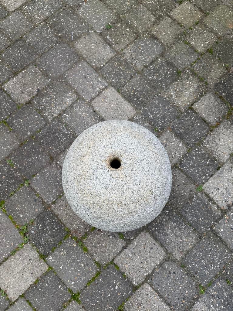 Stenen ronde fontein - Tuinornament, Ophalen, Zo goed als nieuw, Graniet, Fontein