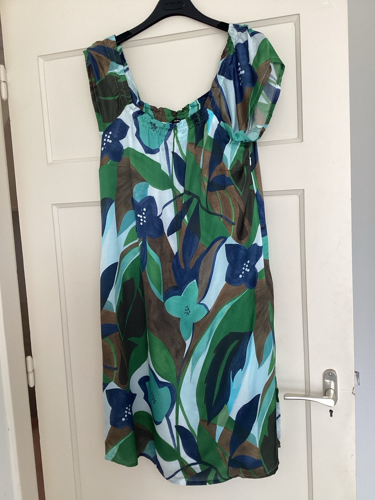 Marie Mero Zijden Off-Shoulder Jurkje - One Size, Kleding | Dames, Jurken, Gedragen, Maat 38/40 (M), Meerkleurig, Knielengte, Ophalen of Verzenden