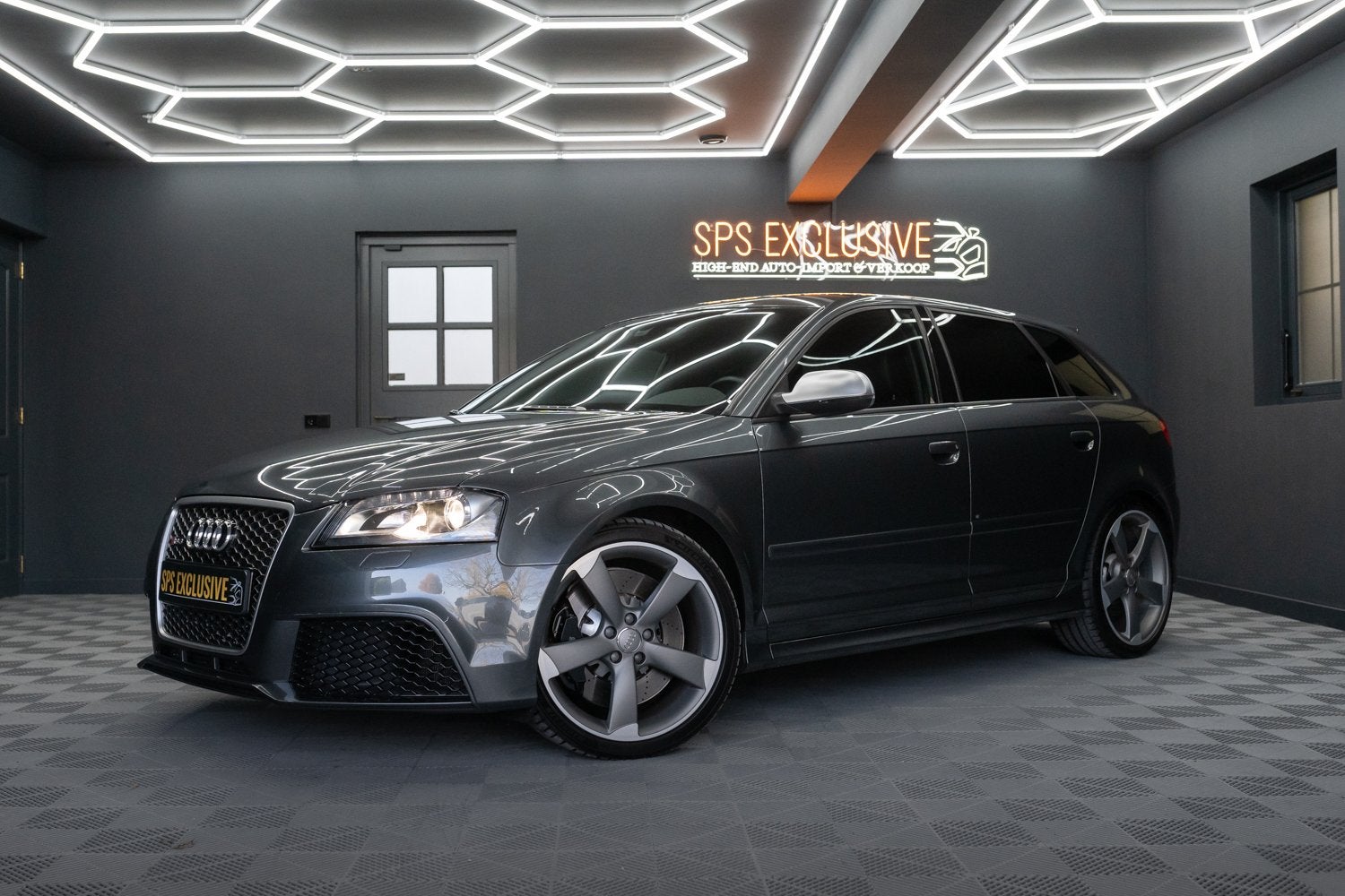 Audi RS3 Sportback 2.5 T RS 3 quattro Pro Line / Milltek / O, Automaat, Euro 5, Gebruikt, Zwart