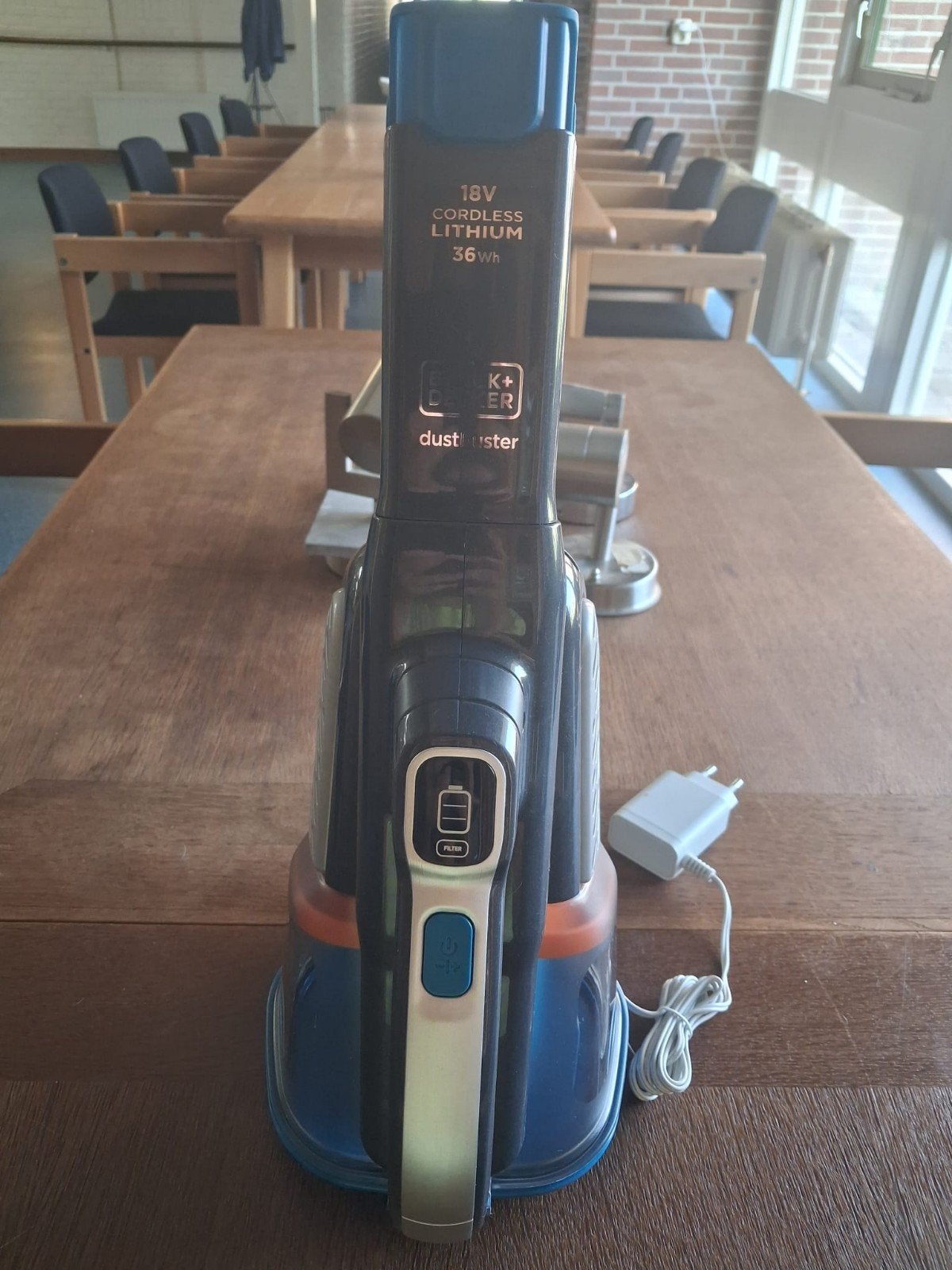 Black+Decker Dustbuster 18V Kruimeldief met Oplaadstation, Overige merken, Kruimeldief, Nieuw, Ophalen of Verzenden