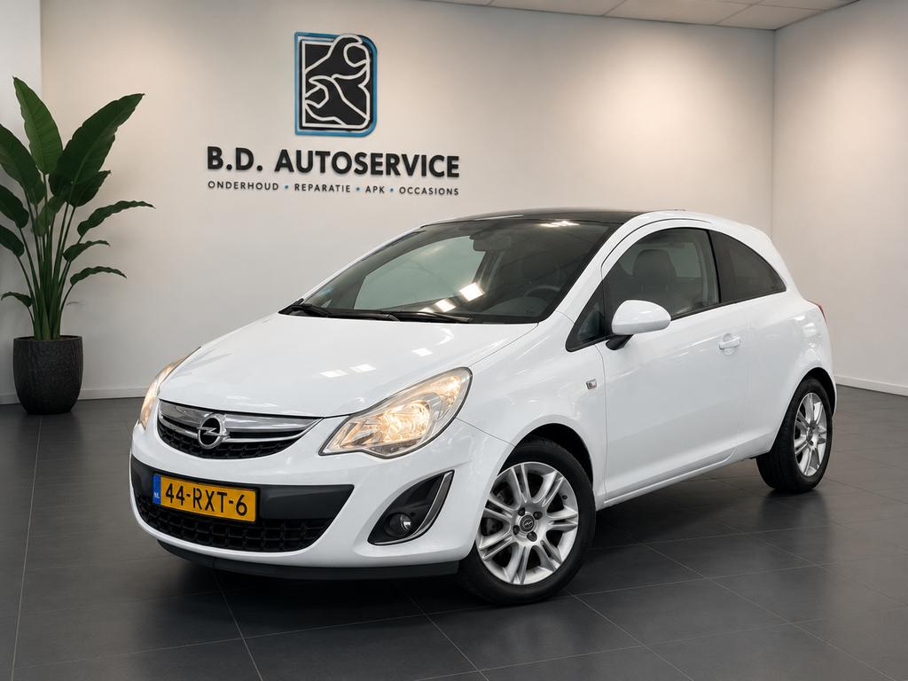 Opel Corsa 1.2 16V LPG 3D 2011 Wit Nieuwe APK, Auto's, Opel, Voorwielaandrijving, Zwart, 4 cilinders, 1229 cc