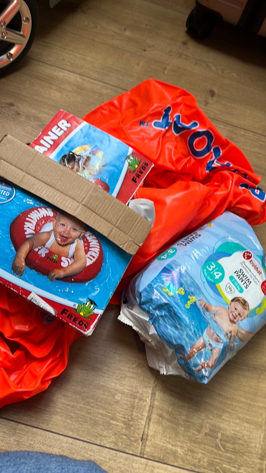 Zwemluiers en baby zwembanden, Kinderen en Baby's, Ophalen, Zo goed als nieuw, Jongetje of Meisje, Zwem-accessoire