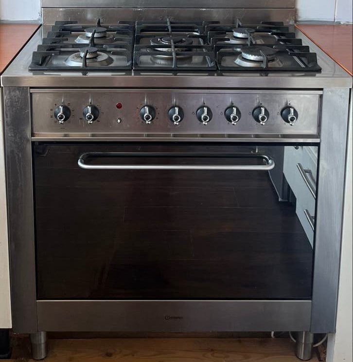 Indesit Vrijstaand Gasfornuis met 5 Pitten en Oven, Ophalen, Gebruikt, Gas, Vrijstaand