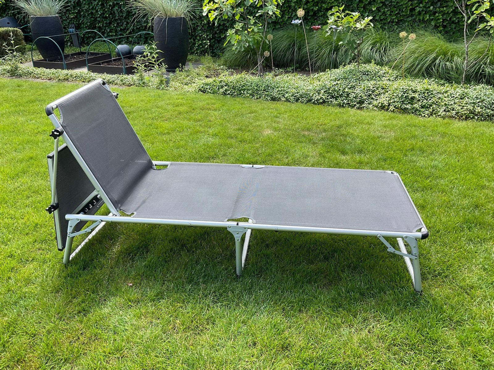 Verstelbaar ligbed met zonnescherm - Grijs, Ophalen, Zo goed als nieuw, Aluminium, Inklapbaar