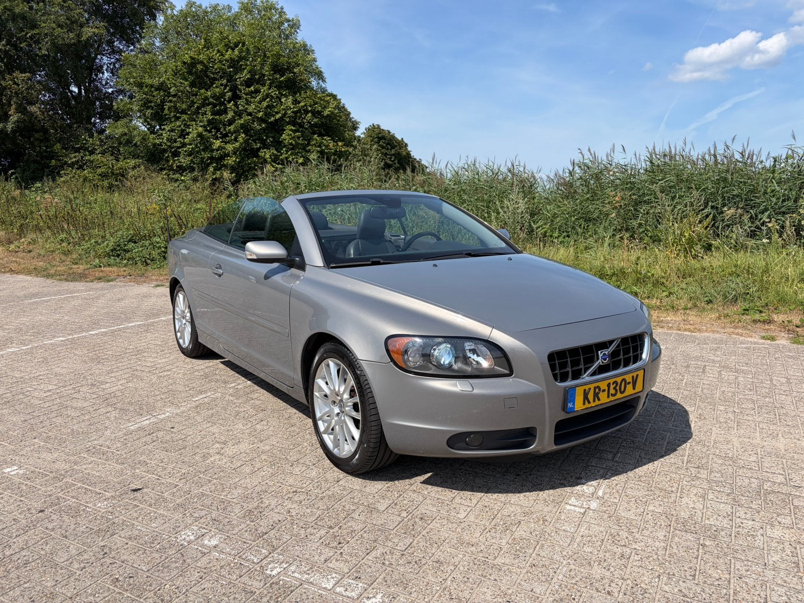 Volvo C70 2.5 T5 220PK Summen Automaat Geartronic 2006 Grijs, C70, Zwart, Cabriolet, 4 stoelen