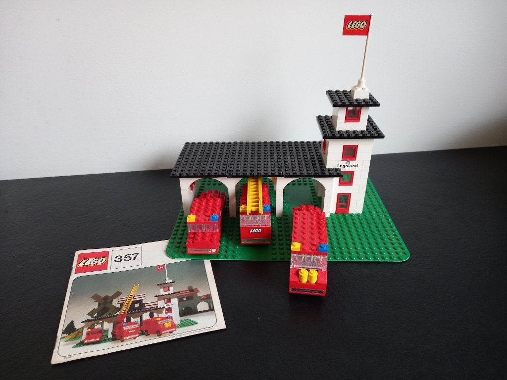LEGO brandweerkazerne 357 - Compleet met instructies, Gebruikt, Overige thema's, Lego, Inclusief instructies