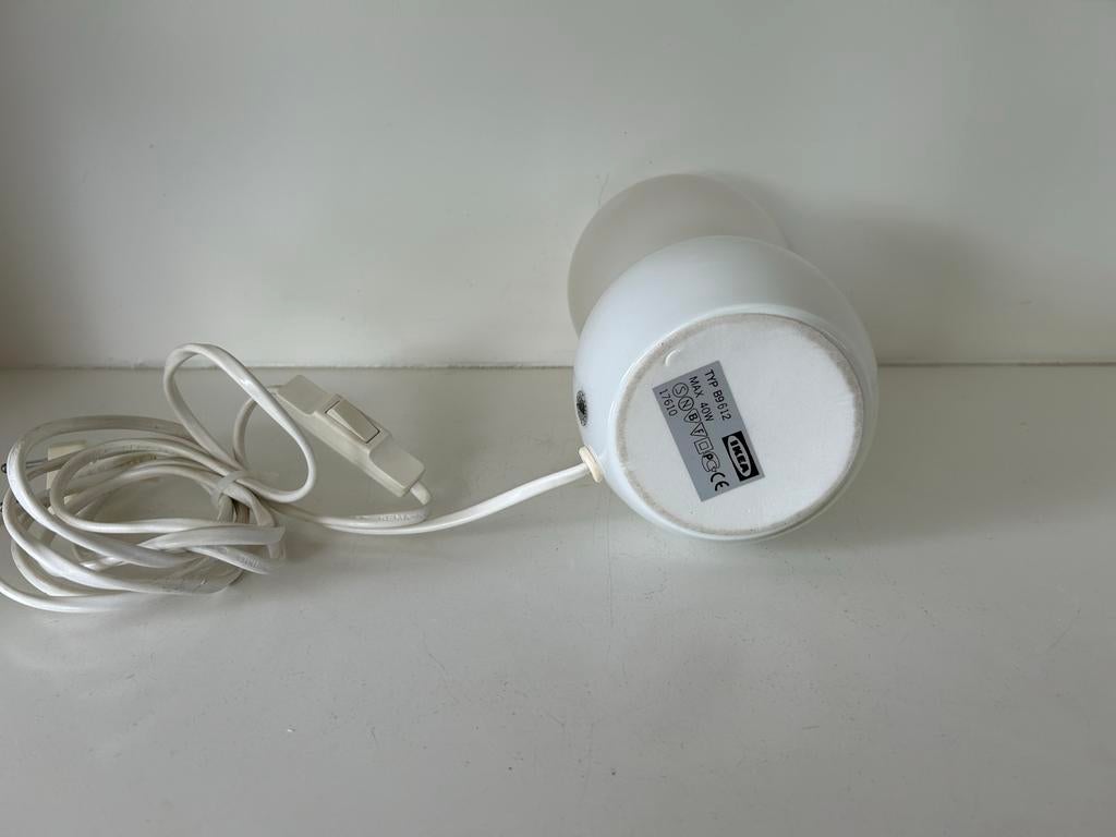 IKEA Tafellamp - Witte Glazen Slaapkamerlamp, Ophalen of Verzenden, Gebruikt, Glas, Minder dan 50 cm
