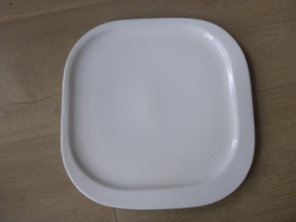 1 dinerbord youg, extra strong, vierkant., Huis en Inrichting, Ophalen of Verzenden, Zo goed als nieuw, Bord(en), Overige stijlen