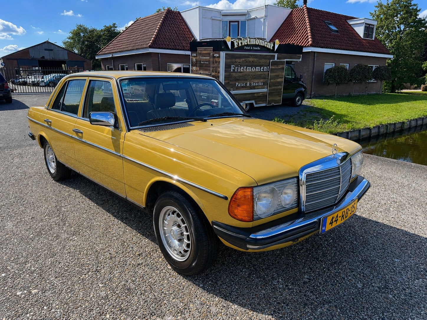 Mercedes-Benz 200-280 (W123) 200 auto komt uit privé collec, Auto's, 94 pk, Gebruikt, 1370 kg, Geel
