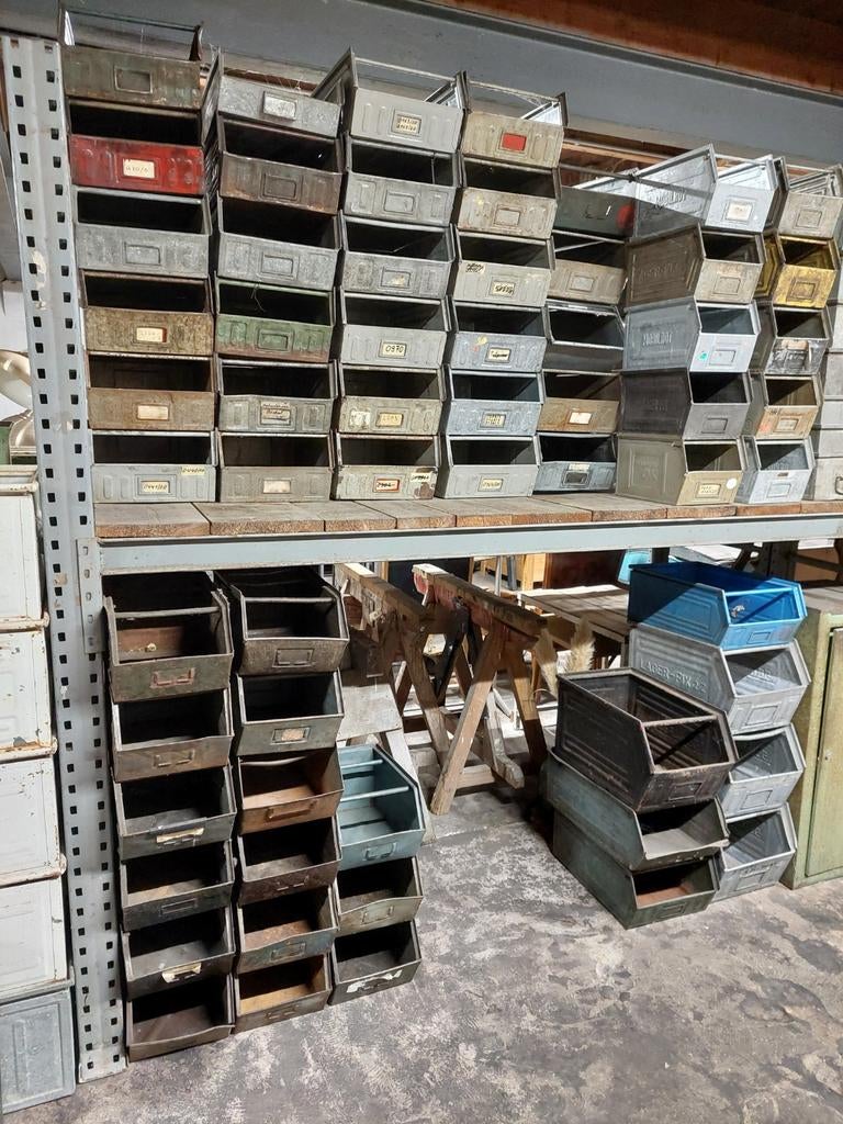 Stalen magazijnbakken, Ophalen, Gebruikt, Minder dan 50 cm, Minder dan 40 cm