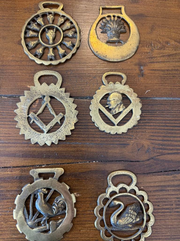 Vintage en antieke koperen medaillons voor paardentuig., Antiek en Kunst, Ophalen of Verzenden
