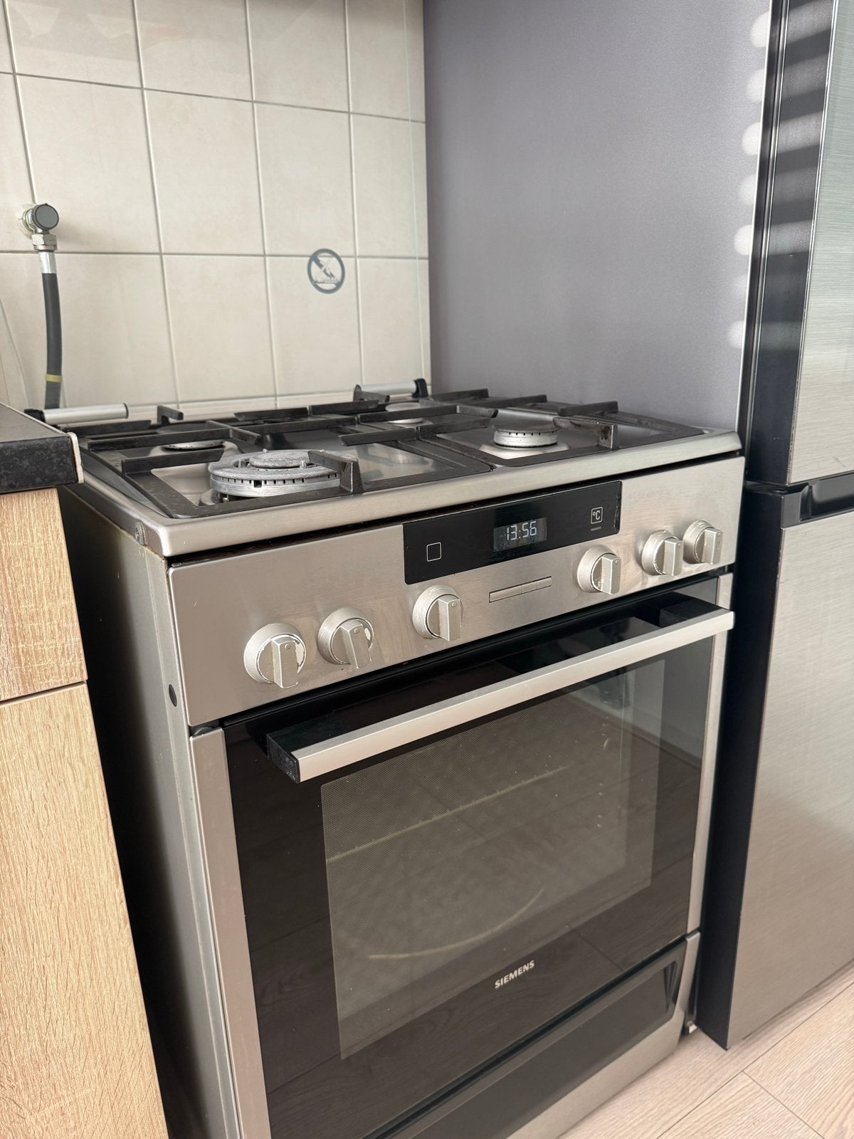 Siemens Vrijstaand Gasfornuis met Oven - gebruikt, Ophalen, 4 kookzones, Zo goed als nieuw, Gas