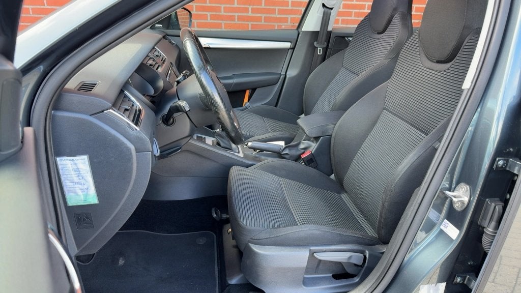 Skoda Octavia 1.0 TSI Greentech Style Business Automaat Pano, Auto's, Gebruikt, Euro 6, 49 €/maand, Origineel Nederlands