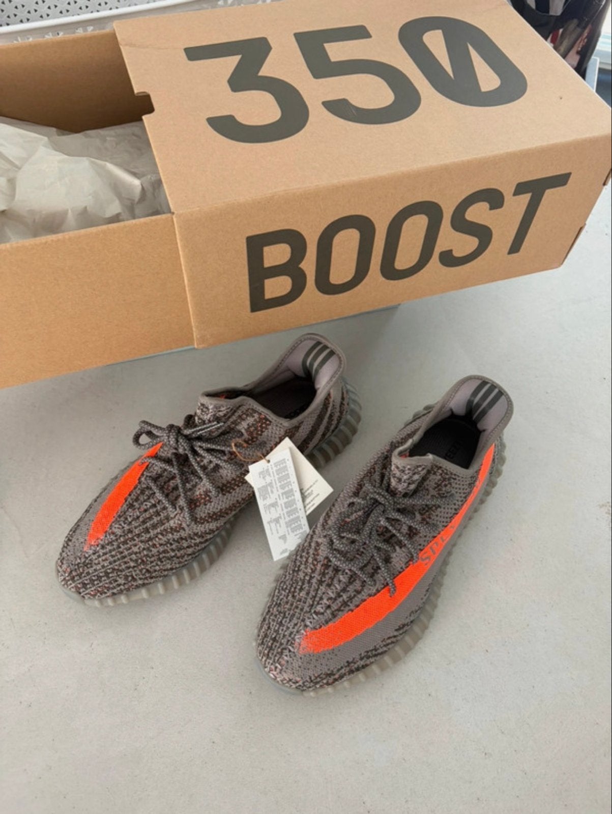 Adidas Yeezy Boost 350 V2 Beluga Ref GW1229 - Maat 46, Ophalen, Overige kleuren, Nieuw, Sneakers of Gympen