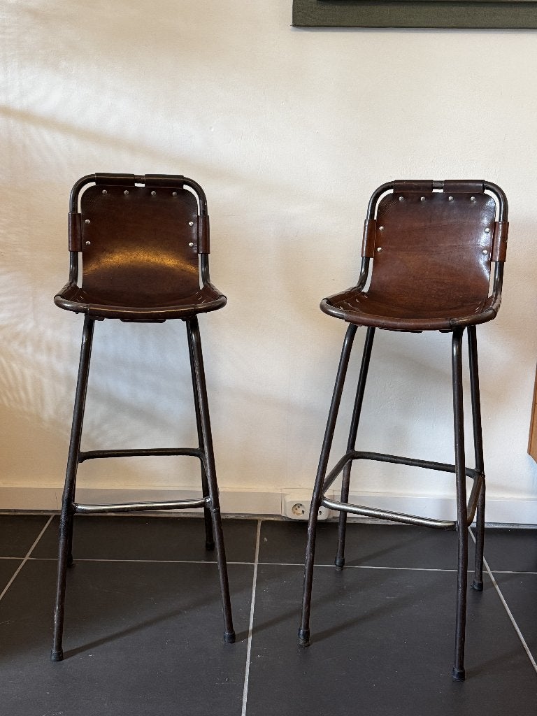 Set (2) Charlotte Perriand barkrukken, Ophalen, Gebruikt, 60 tot 90 cm, Leer