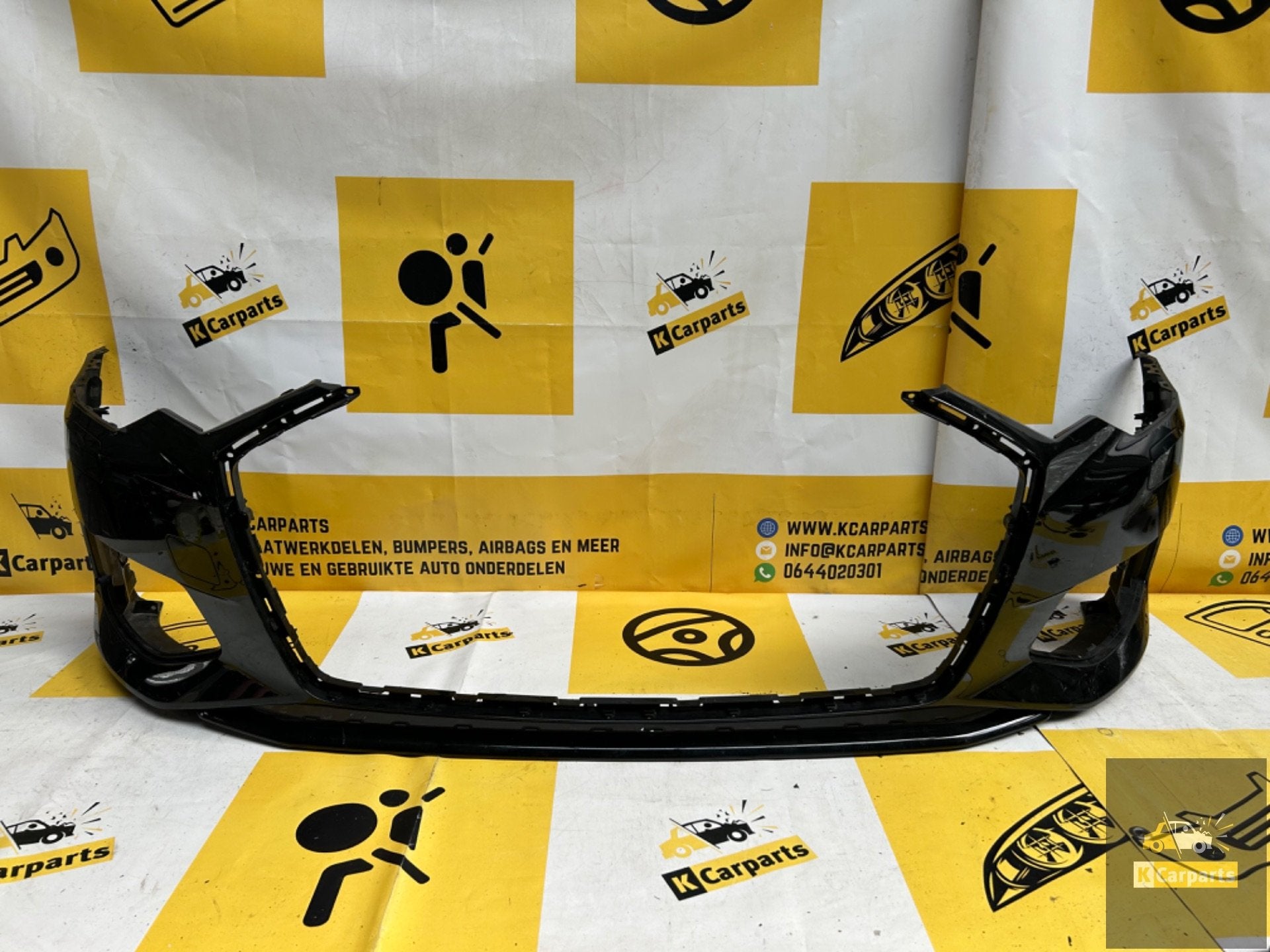 Audi A6 C8 4K voorbumper PDC KLS Origineel 4K0807437 Bumper, Gebruikt, Voor, AUDI AG, Auto-Union-Strasse 1
85045  Ingolstadt, DE