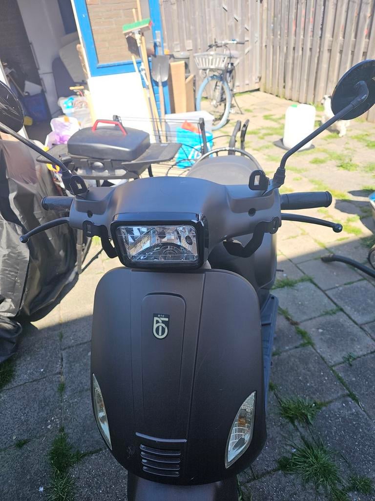 BTC Riva Scooter - Mat Zwart (met lichte schade), Ophalen, Gebruikt, BTC, Maximaal 45 km/u