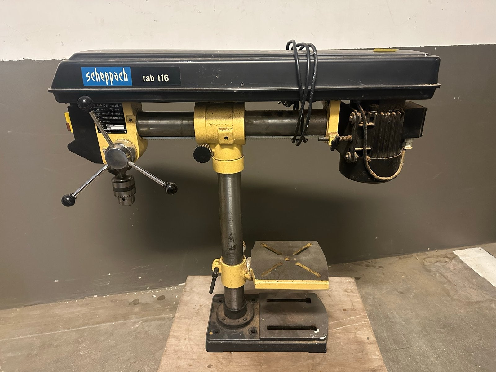 Scheppach Kolomboormachine rab t16 - Gebruikt, Doe-het-zelf en Verbouw, Ophalen, Gebruikt, 400 tot 600 watt, Kolomboormachine