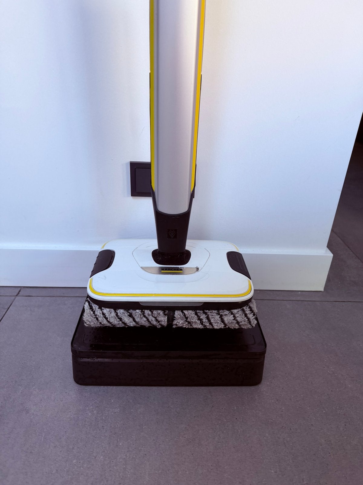 Kärcher FC 7 Cordless Vloerreiniger (2 rollen draaien niet), Gebruikt, Kärcher, Ophalen of Verzenden, Vloerreiniger