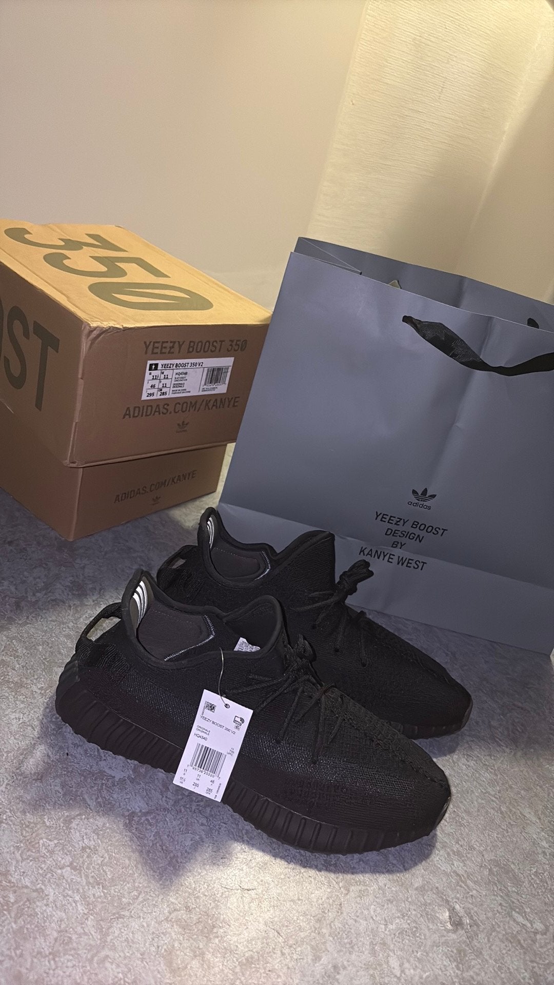 Jeezy boost 350 v2 nieuwstaat maat 46, Zwart, Nieuw, Ophalen of Verzenden, Sneakers of Gympen