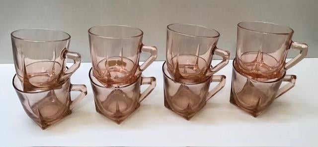 8 stuks persglazen roze kopjes Art Deco, Ophalen of Verzenden, Overige stijlen, Kop(pen) en/of Schotel(s), Glas