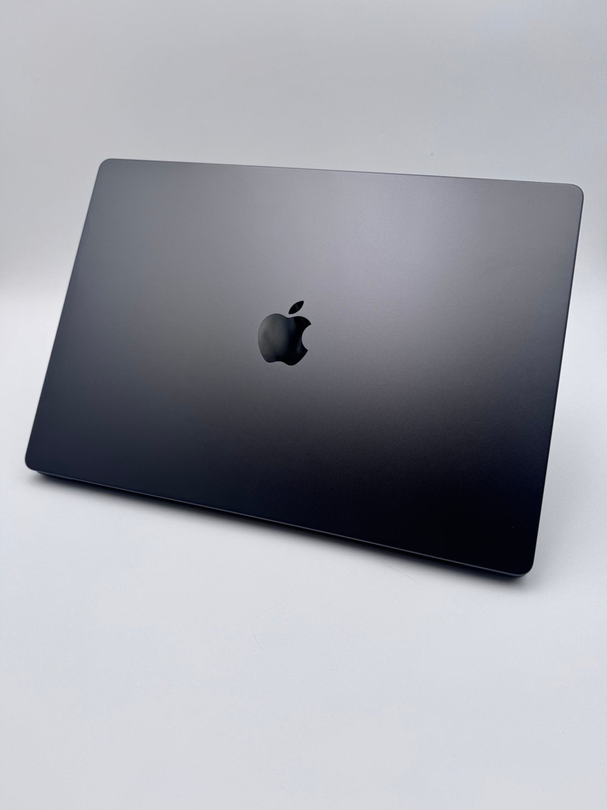 Apple MacBook Pro 16.2" | M3 Pro | 18GB | 512GB SSD | 2023