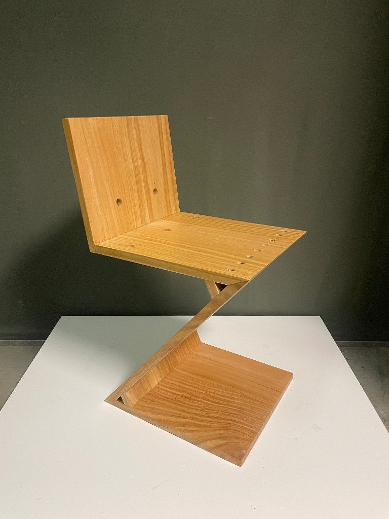 Rietveld zigzag chair, Ophalen, Hout, Eén