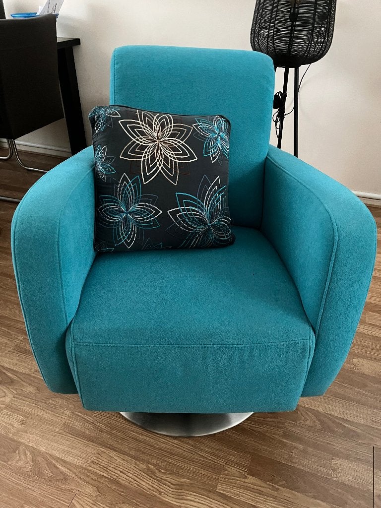 Mooie turquoise relaxstoel, Ophalen, 75 tot 100 cm, Zo goed als nieuw, Stof