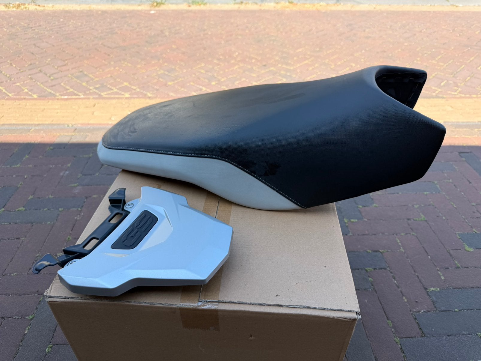 BMW Rallye zadel + bagageplaat R1200GS / R1250GS, Motoren, Ophalen, Gebruikt